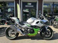 KAWASAKI Ninja 7 Hybrid