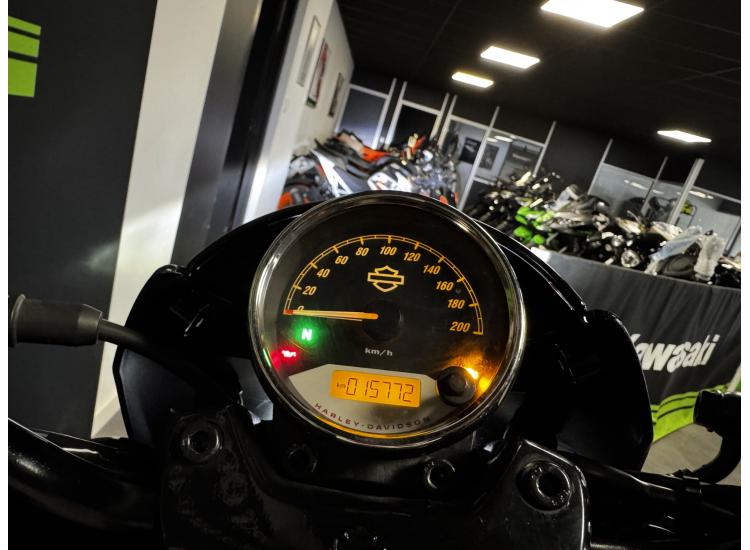 HARLEY-DAVIDSON STREET ROD 750