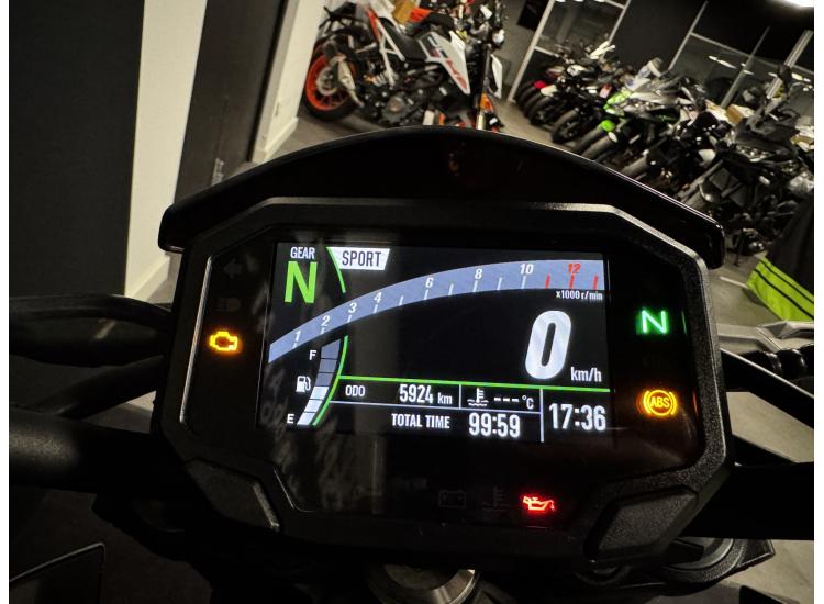 KAWASAKI Z900 FULL
