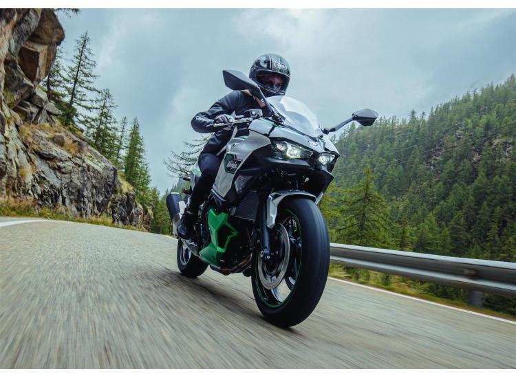 KAWASAKI NINJA 7 Hybrid 