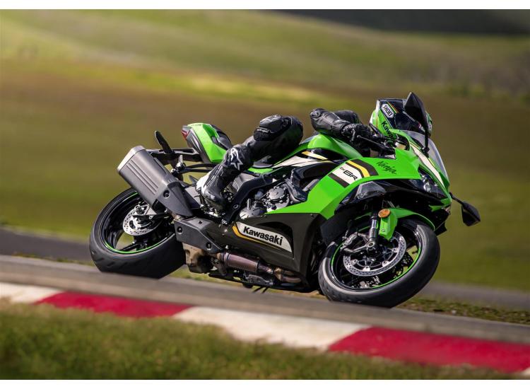 KAWASAKI NINJA ZX-6 R
